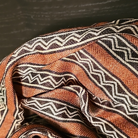 TRIBAL Pattern long scarf - Picture 2 of 3